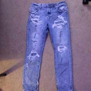 Ripped American Eagle jeans. (32w32L